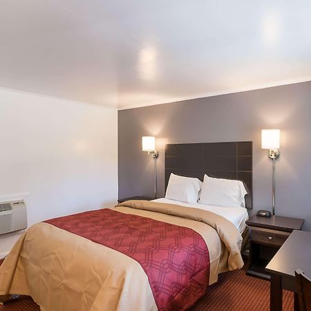 Econo Lodge Lee - Great Barrington מראה חיצוני תמונה