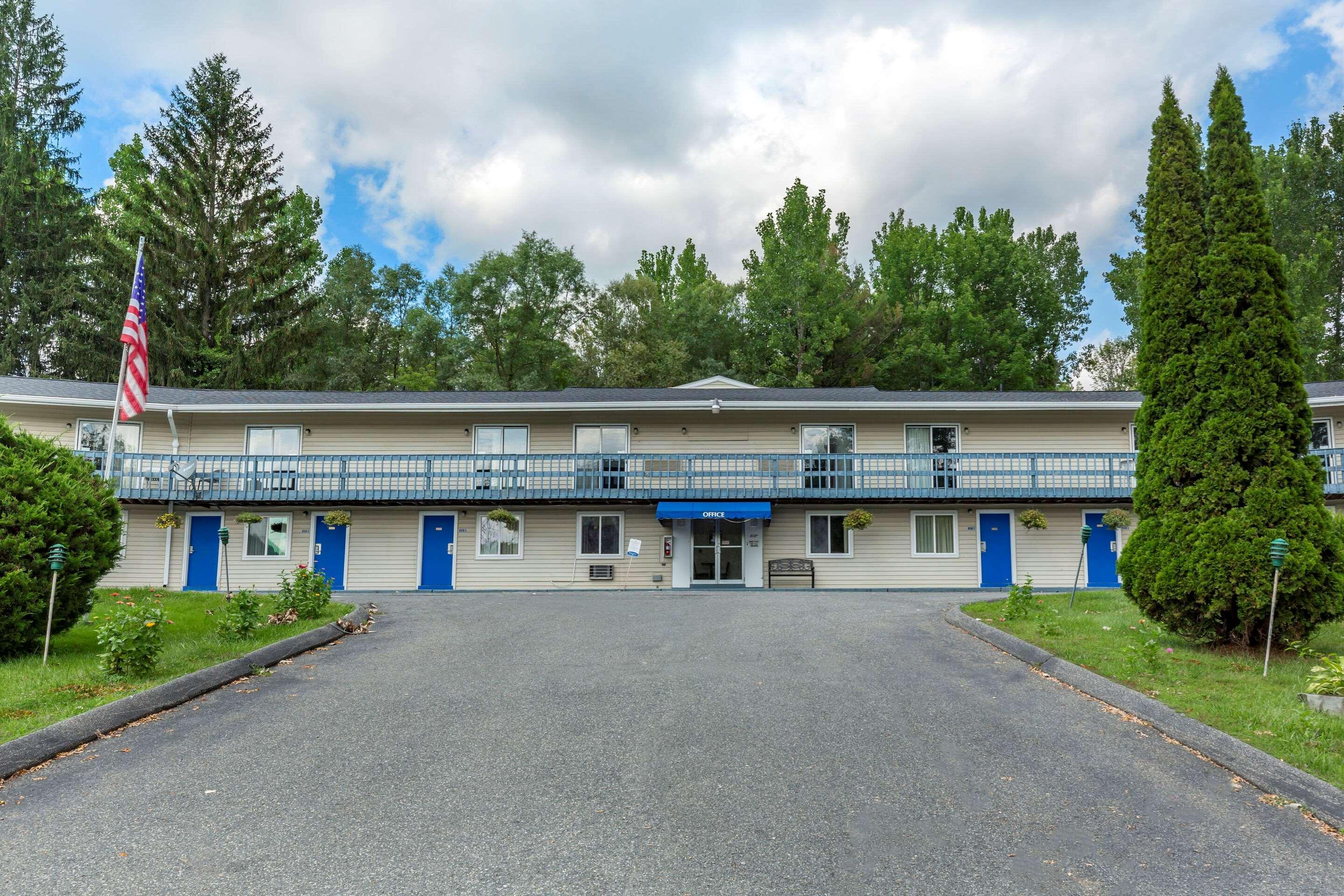 Econo Lodge Lee - Great Barrington מראה חיצוני תמונה