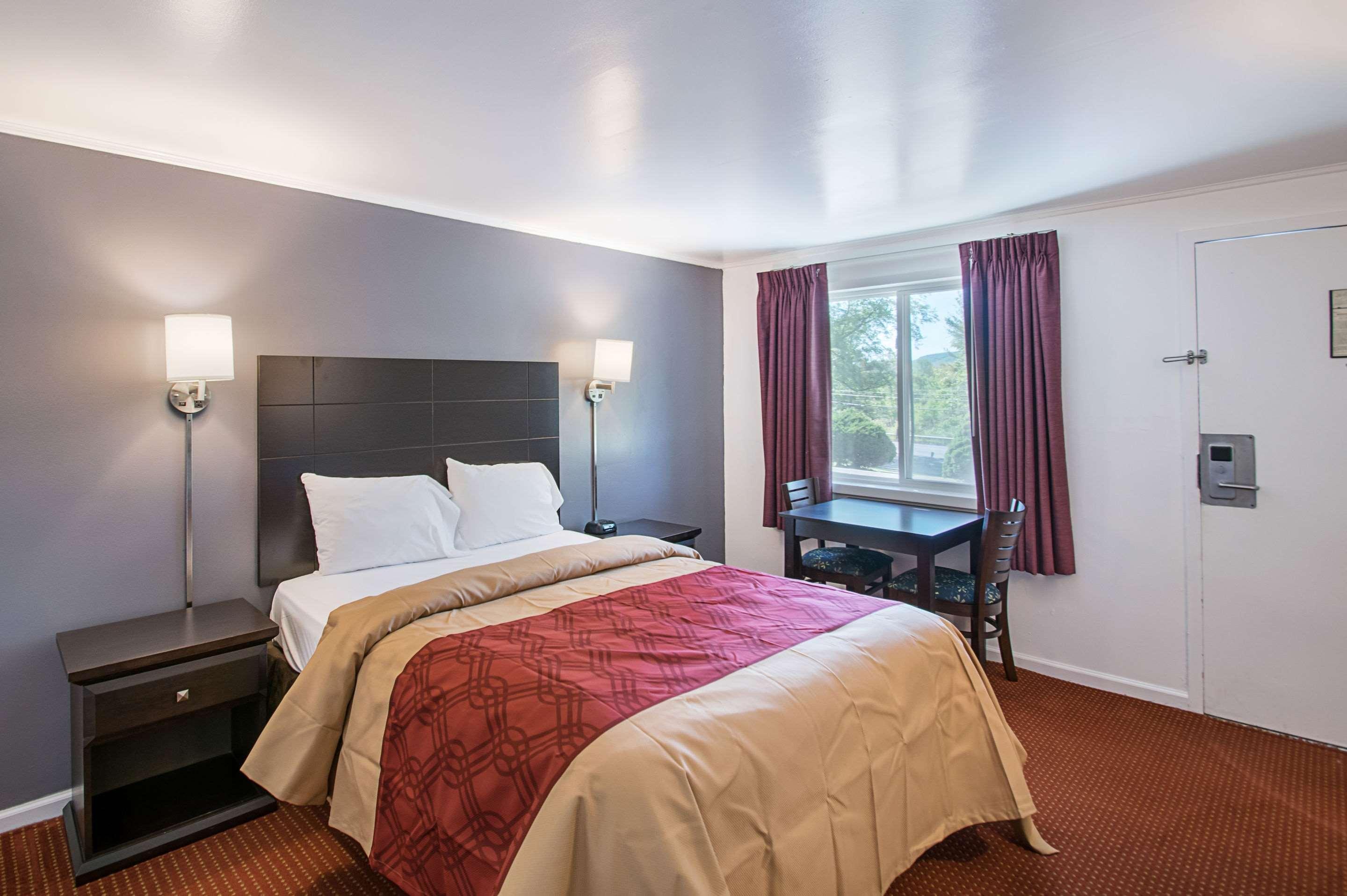 Econo Lodge Lee - Great Barrington מראה חיצוני תמונה