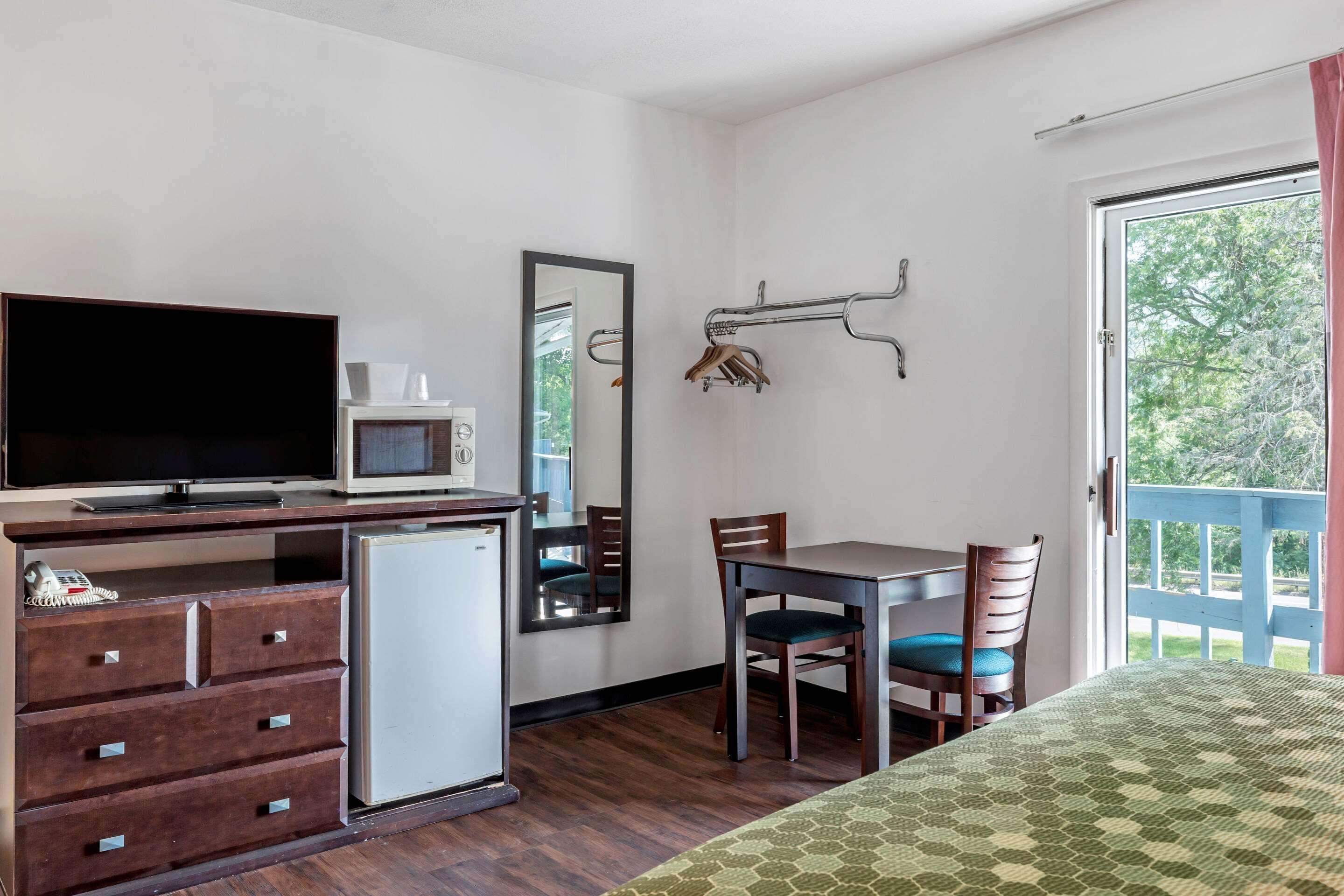 Econo Lodge Lee - Great Barrington מראה חיצוני תמונה