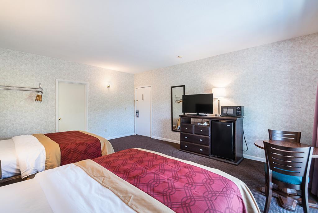 Econo Lodge Lee - Great Barrington מראה חיצוני תמונה